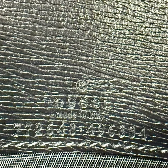 Chain Wallet with Gucci Script with dust cover and box. Like new! Current style! - Picture 9 of 10